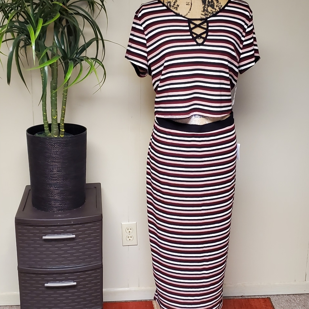 Crop Shirt w/Long Matching Skirt